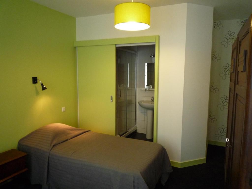Hotel Saint Melaine Morlaix Room photo